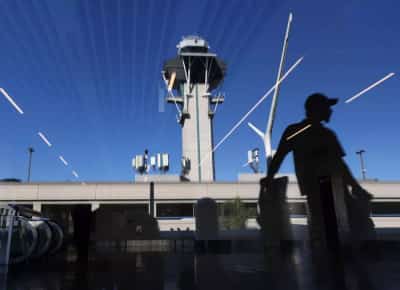 שיתוק בשמיים: השבתת הממשל בארצות הברית מביאה לקריסת מערכת התעופה