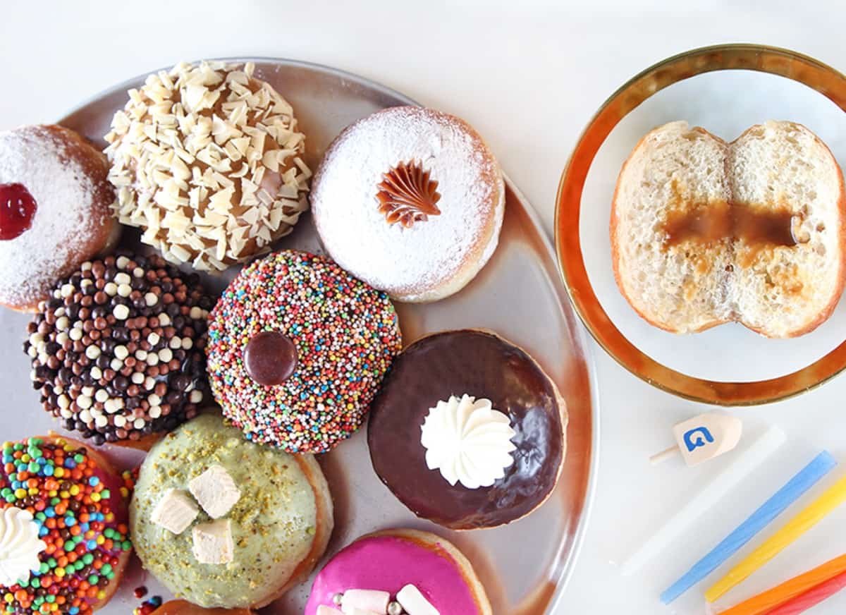 מסורת מתוקה: מה הסיפור של סופגניות חנוכה, ומהי הסופגניה הכי שווה באל איי ?