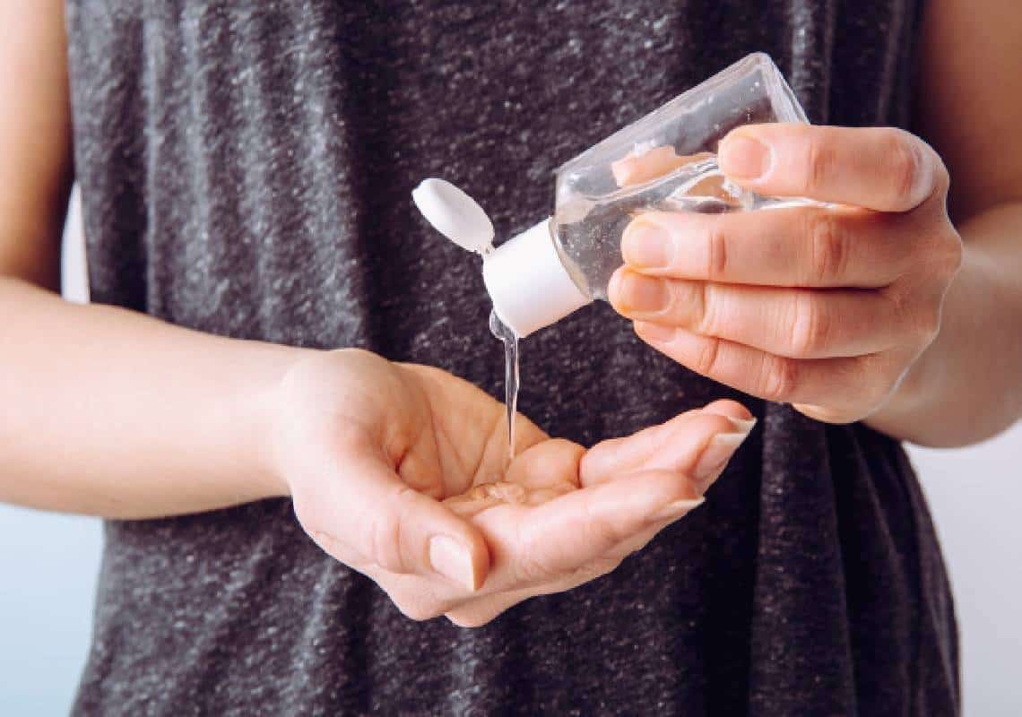 ה-FDA האמריקני באזהרה חריפה: "עשרות מותגי ג'ל חיטוי לידיים מכילים כימיקלים מסרטנים"