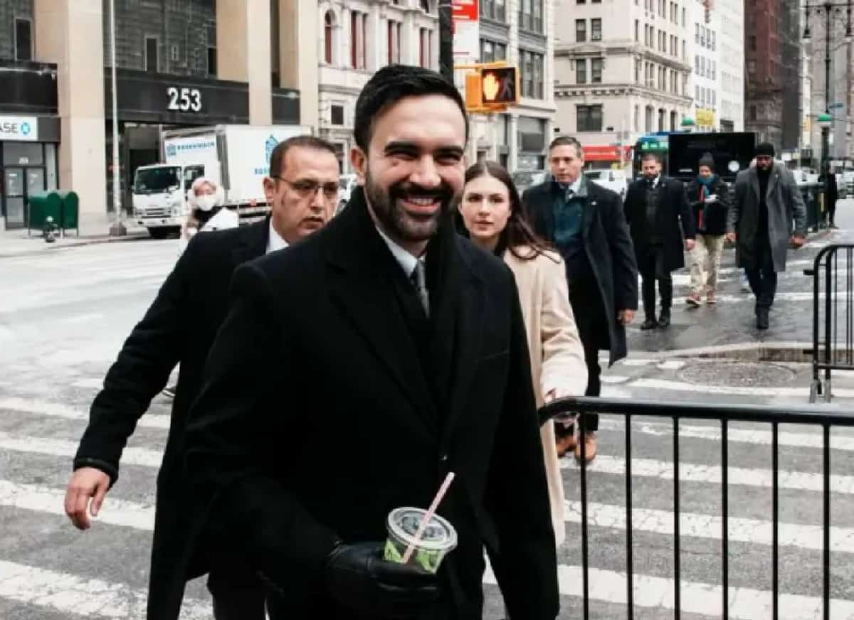 בלי חרטה, בלי נסיגה: ממדני מתבצר מול הזעם היהודי ומסרב להתנצל