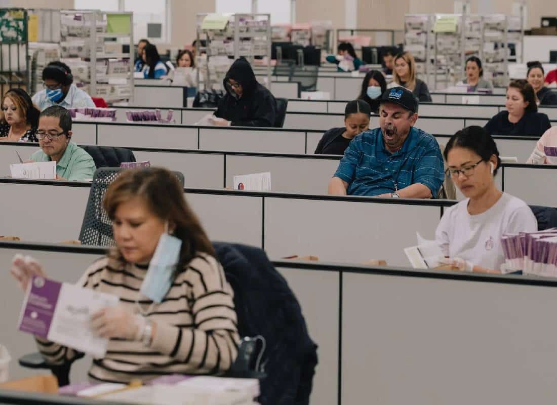 קליפורניה מעכבת את הכרעת הבחירות לבית הנבחרים