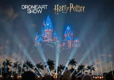 קסם בשמי לוס אנג'לס: מופע רחפנים חד פעמי בהשראת הארי פוטר