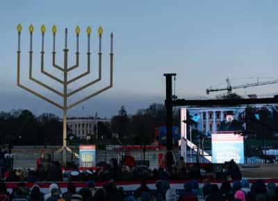 אחרי הטבח: יהדות ארצות הברית מהדקת אבטחה — ומסרבת להיכנע לפחד