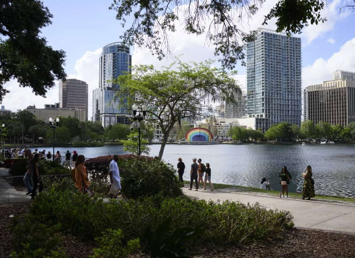 פלורידה מתייקרת ונשברת: המעמד הבינוני בורח — והמדינה נשארת לעשירים ולגמלאים