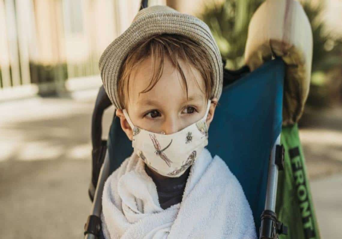"קשיים התפתחותיים בקרב תינוקות וילדים כתוצאה מעטיית מסכות של הורים"