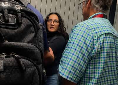 מלכודת בשדה התעופה: כך עלולה טיסה פנימית בארה"ב להסתיים במעצר של סוכני ההגירה
