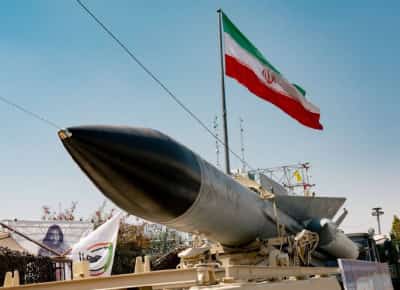 הפצצה שחוששים לדבר עליה: איראן עומדת בפני ההחלטה הגרעינית הגורלית ביותר בהיסטוריה שלה