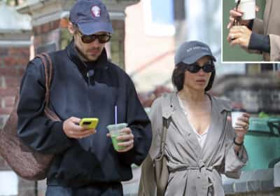 פחות משנה והנה זה קורה: הארי סטיילס וזואי קרביץ מאורסים