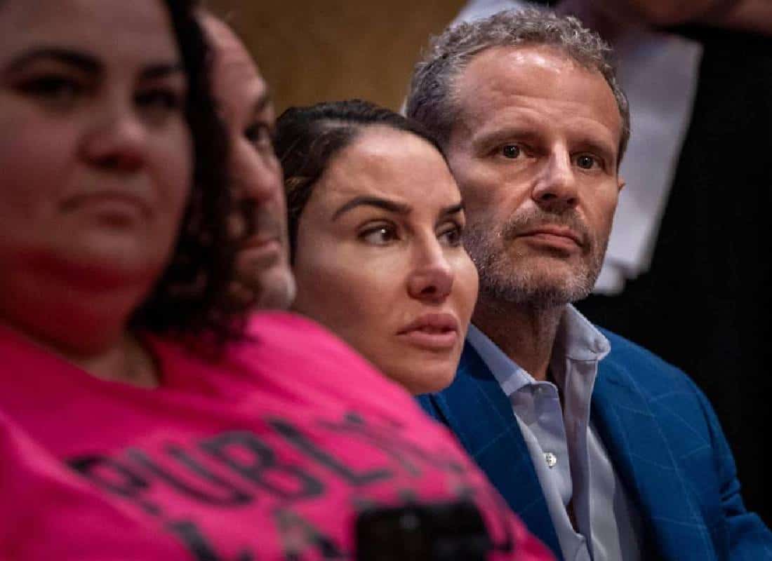 "המרדף אחרי הצדק": שותף לשעבר תובע את בעלי בית הספר היוקרתי בטענה שהופקר להיות "שעיר לעזאזל"