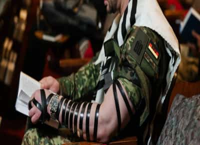 בין דגל אמריקה לכיפה: חיילים יהודים בצבא ארה"ב נלחמים על הזכות לשמור על דתם