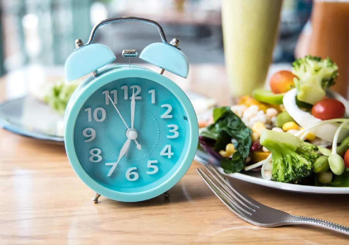 חושבים לנסות את דיאטת ״צום לסירוגין״? כך תעשו את זה נכון