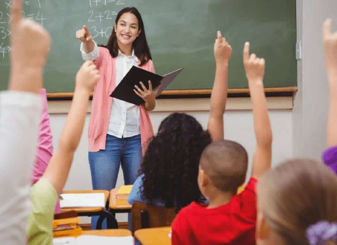 טראמפ מפרק את משרד החינוך האמריקאי והזעזועים מגיעים לקליפורניה