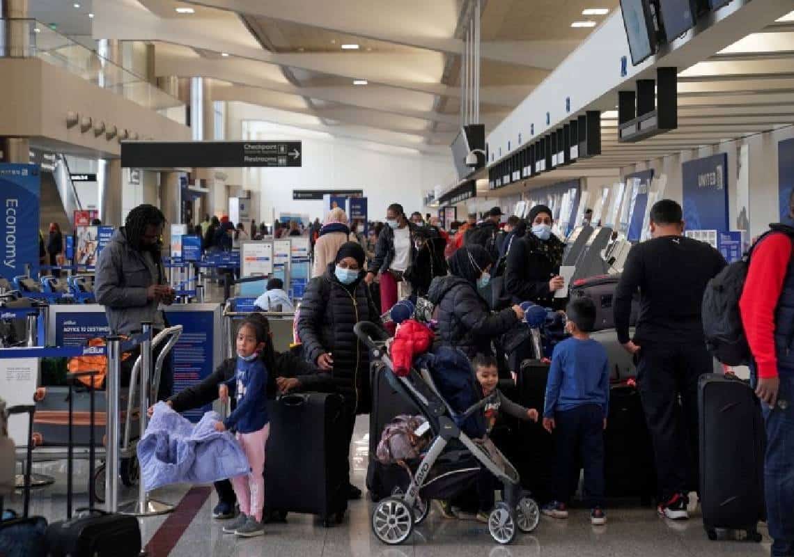 התפשטות האומיקרון באמריקה: מאות טיסות בוטלו בכל רחבי ארצות הברית