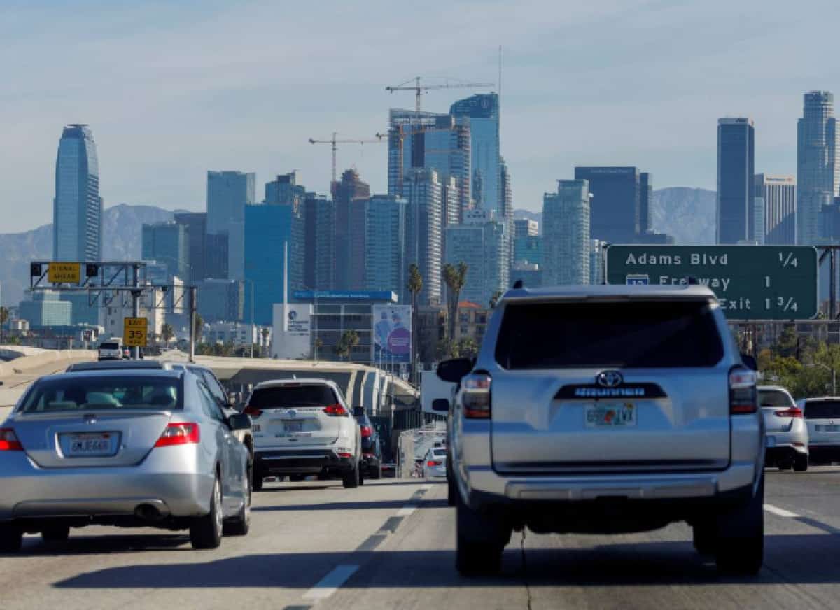 קליפורניה משנה כיוון ב2026: חוקים חדשים, ענישה מחמירה ופיקוח הדוק בעידן הרכב האוטונומי והאופניים החשמליים