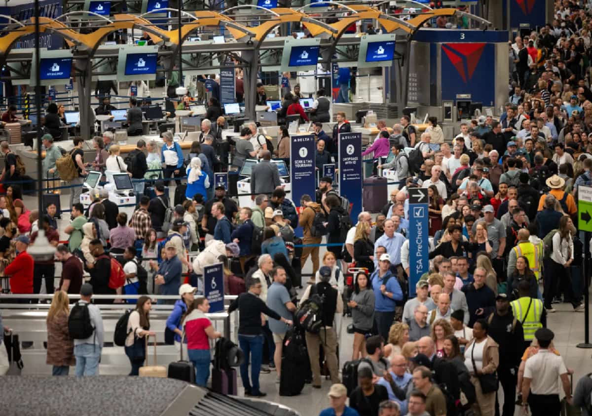 גל עומסים חדש בנמלי התעופה בארה"ב? הכסף למשכורות העובדים עומד להיגמר