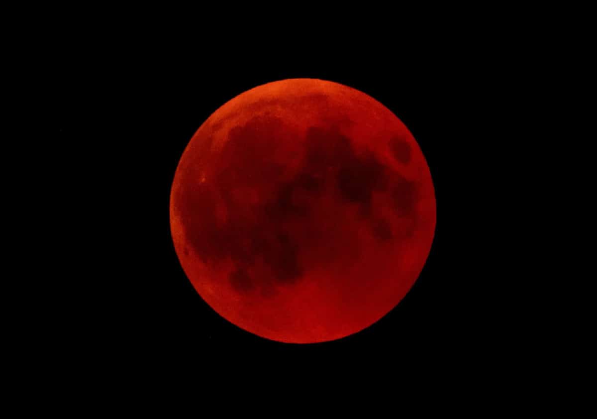 בשבוע הבא, ב־3 במרץ, יוכלו תושבי ארצות הברית לצפות ב"ירח דם" ללא צורך בציוד מיוחד; הליקוי המלא יימשך 59 דקות ושיאו יתרחש ב־6:33 לפי שעון החוף המזרחי