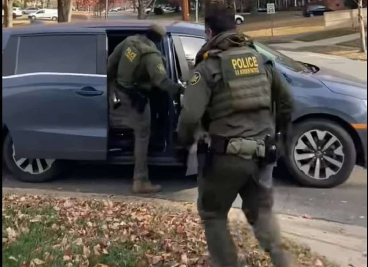 מבצע הגירה אלים בשארלוט: אזרח אמריקאי נגרר מהרכב אחרי שסוכנים שברו את חלונו