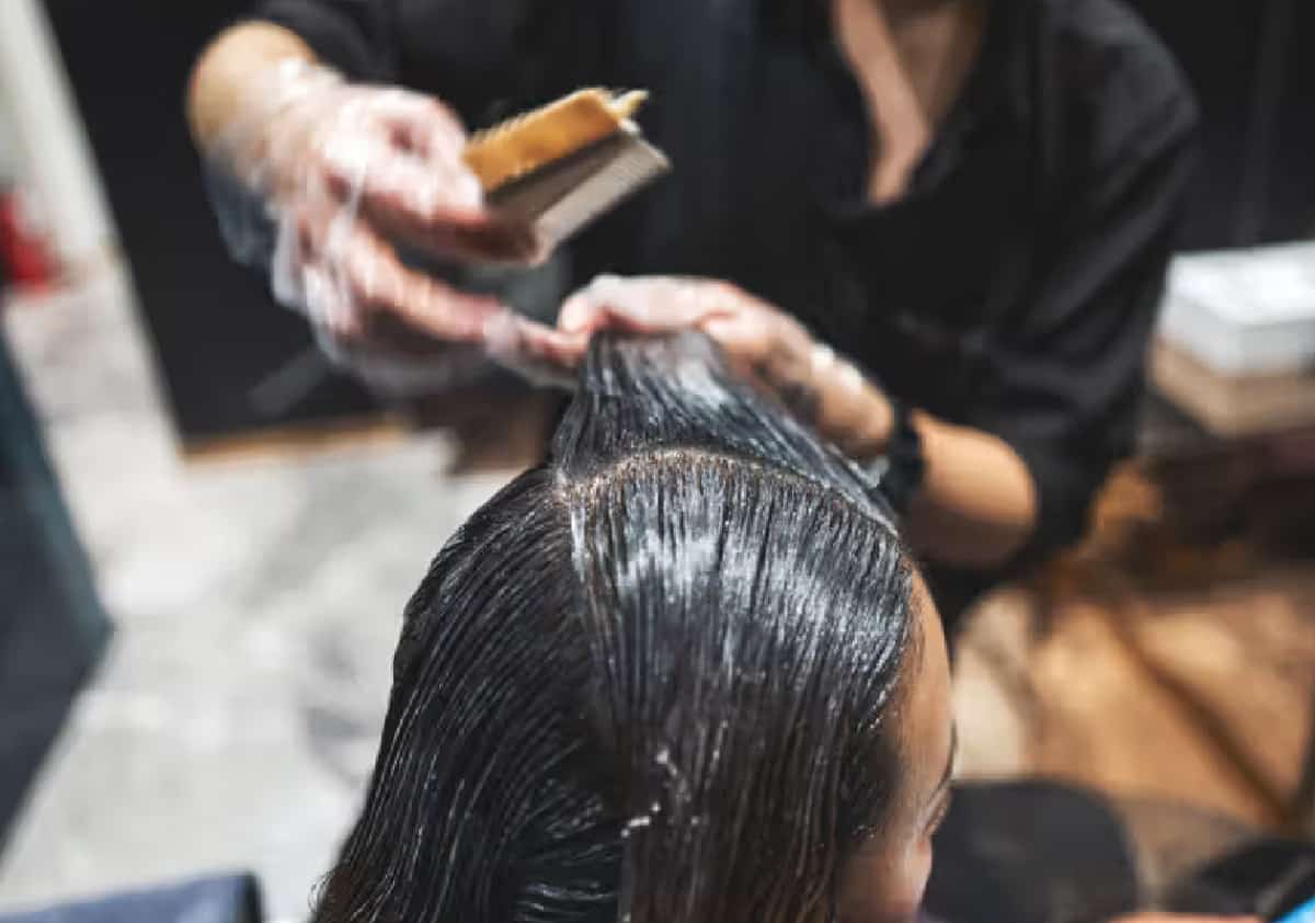 טיפולי קרטין והחלקה ברזילאית מעלים משמעותית את הסיכון לסרטן: כל מה שכדאי לדעת