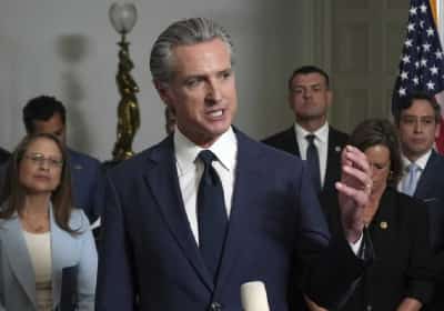 עימות בצמרת הדמוקרטית: דרישה לבדוק לאן נעלמו מיליארדי דולרים בקליפורניה