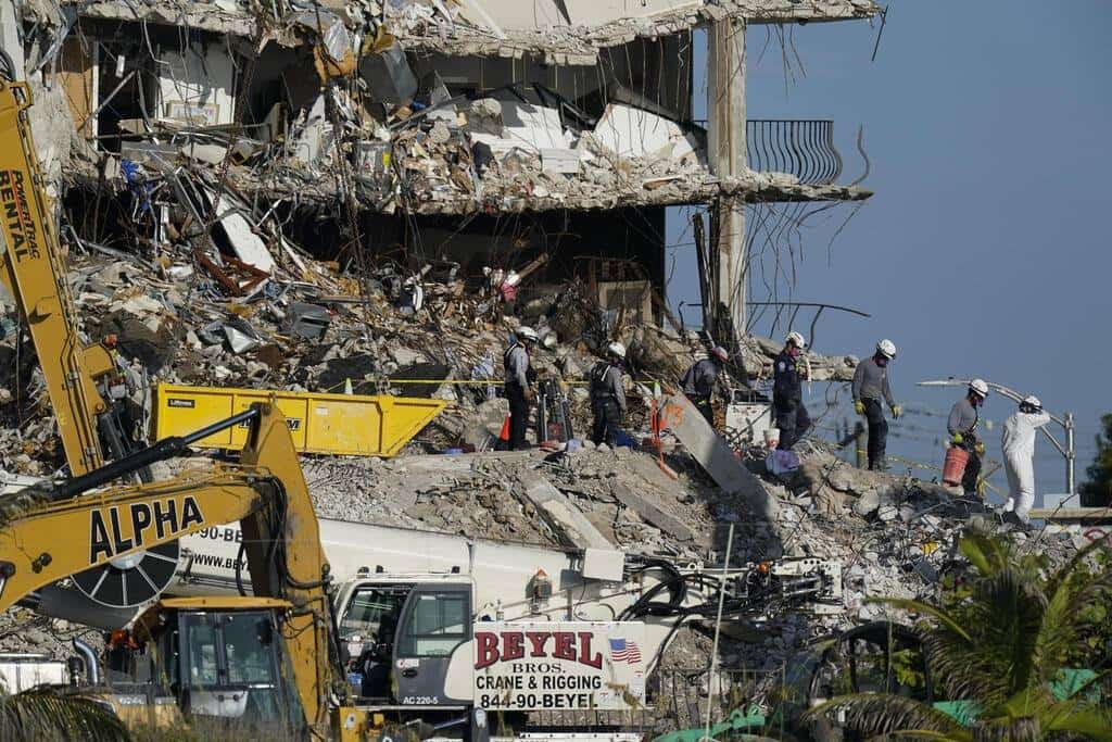 האסון בפלורידה: מספר ההרוגים בקריסת הבניין בסרפסייד עלה ל-79; לפחות 61 בני אדם עדיין מוגדרים נעדרים