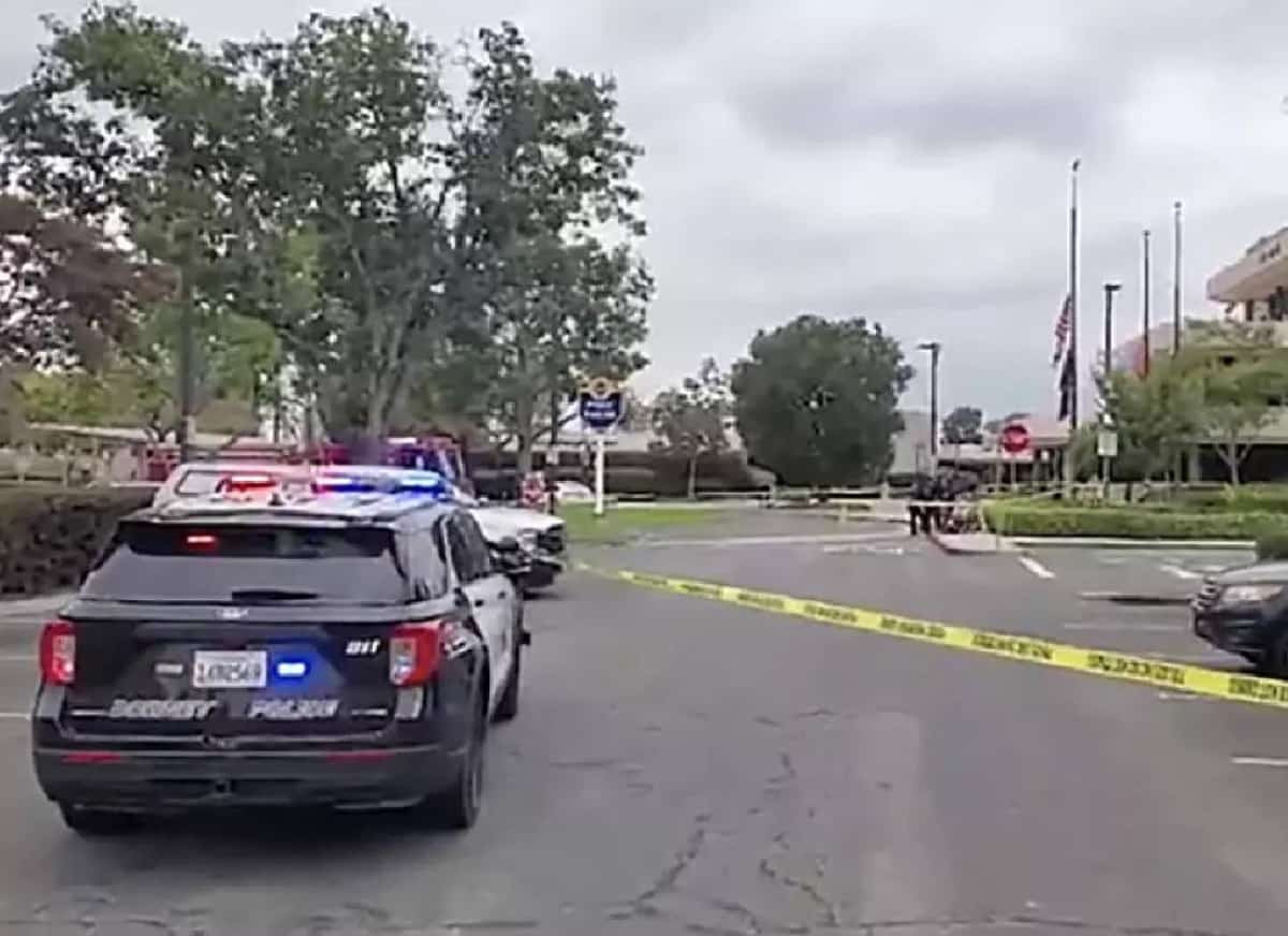 קליפורניה: נדקר בעת שטען את רכבו, ומת מפצעיו לאחר שהאמבולנס שהגיע לפנות אותו - נגנב