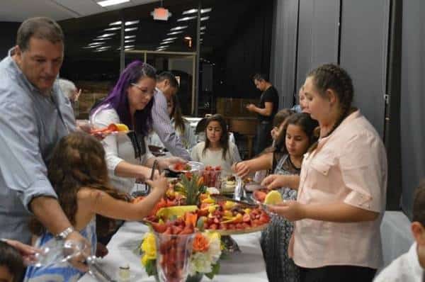 לוס אנג'לס: שבת משפחתית בשבט חן