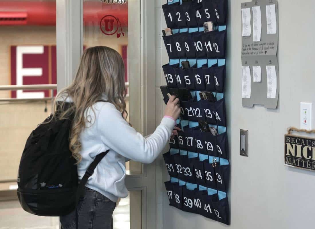החל מהיום: איסור חמור על טלפונים ניידים בבתי הספר בלוס אנג'לס