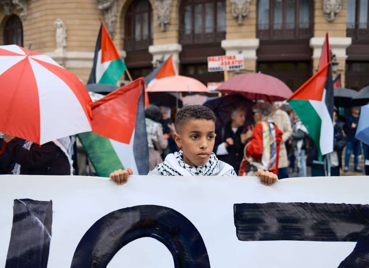 חמאס, אנחנו חוגגים את נצחונכם: ההפגנה הפרו איראנית בפילדלפיה שהדליקה אש ברחבי אמריקה