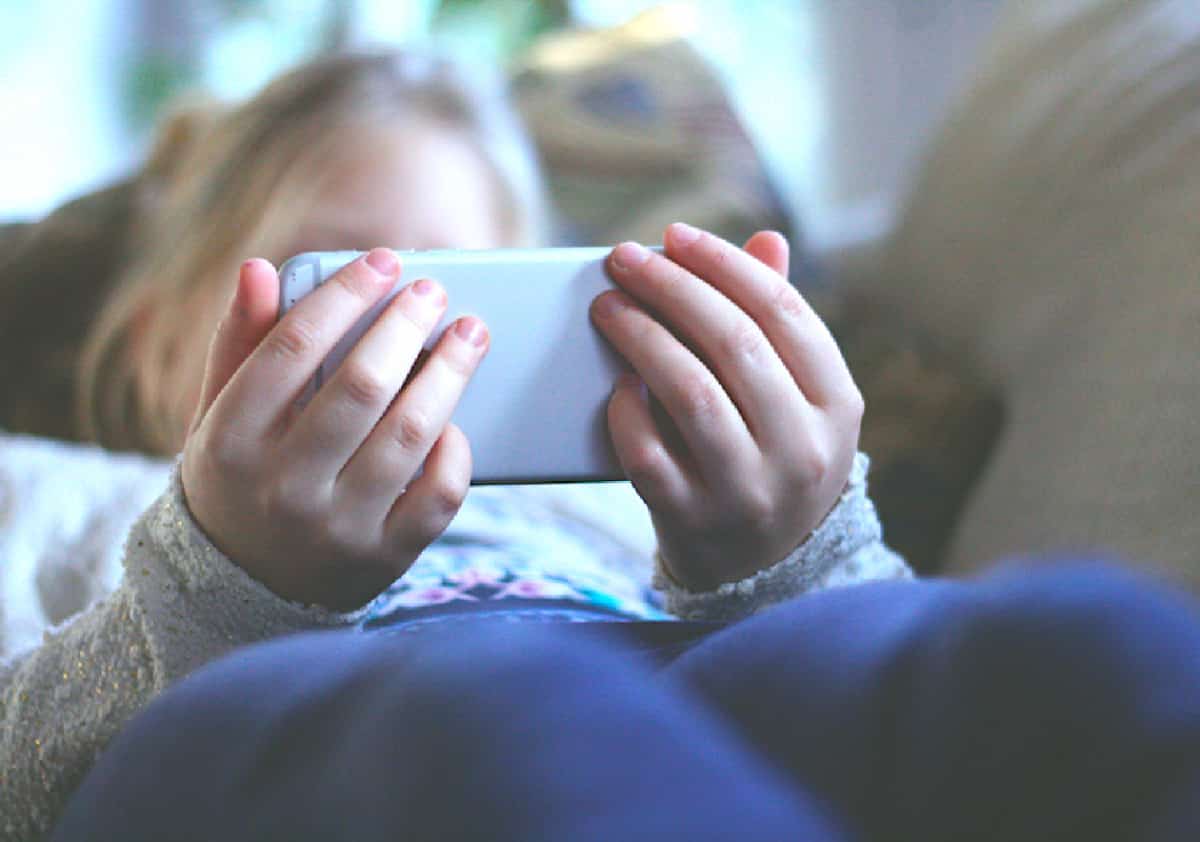 צעירה מקליפורניה תובעת את מטא: התמכרתי לרשתות כבר בגיל 6