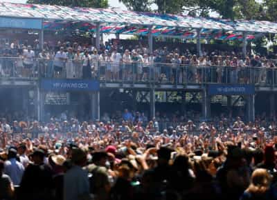 הטעות שמיליונים עושים בהופעות: כך אתם הורסים את השמיעה