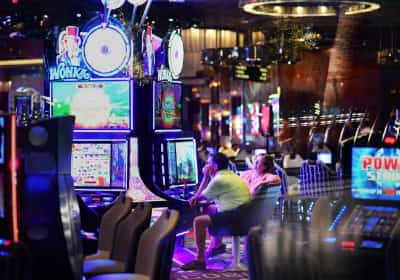 בכירי בתי הקזינו יוצאים למתקפה: לאס וגאס לא קורסת - היא משתנה