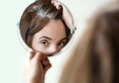 שיער אפור? אולי זה דווקא סימן חיובי שהגוף שלך נלחם במחלה