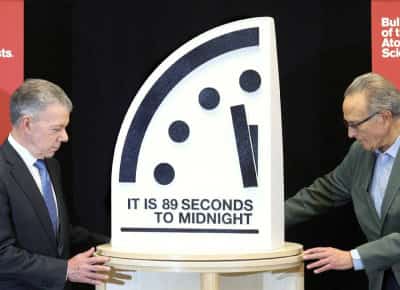 דקה וחצי מהכחדה: מדענים מזהירים – האנושות על סף חורבן עצמי