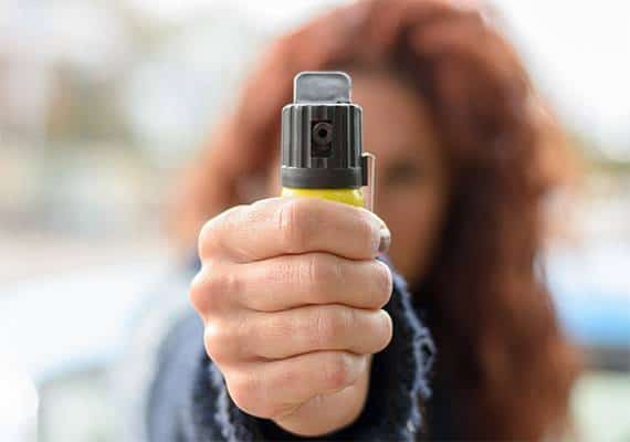 ניו יורק: תושבת העיר תקפה תיירים בגז פלפל 