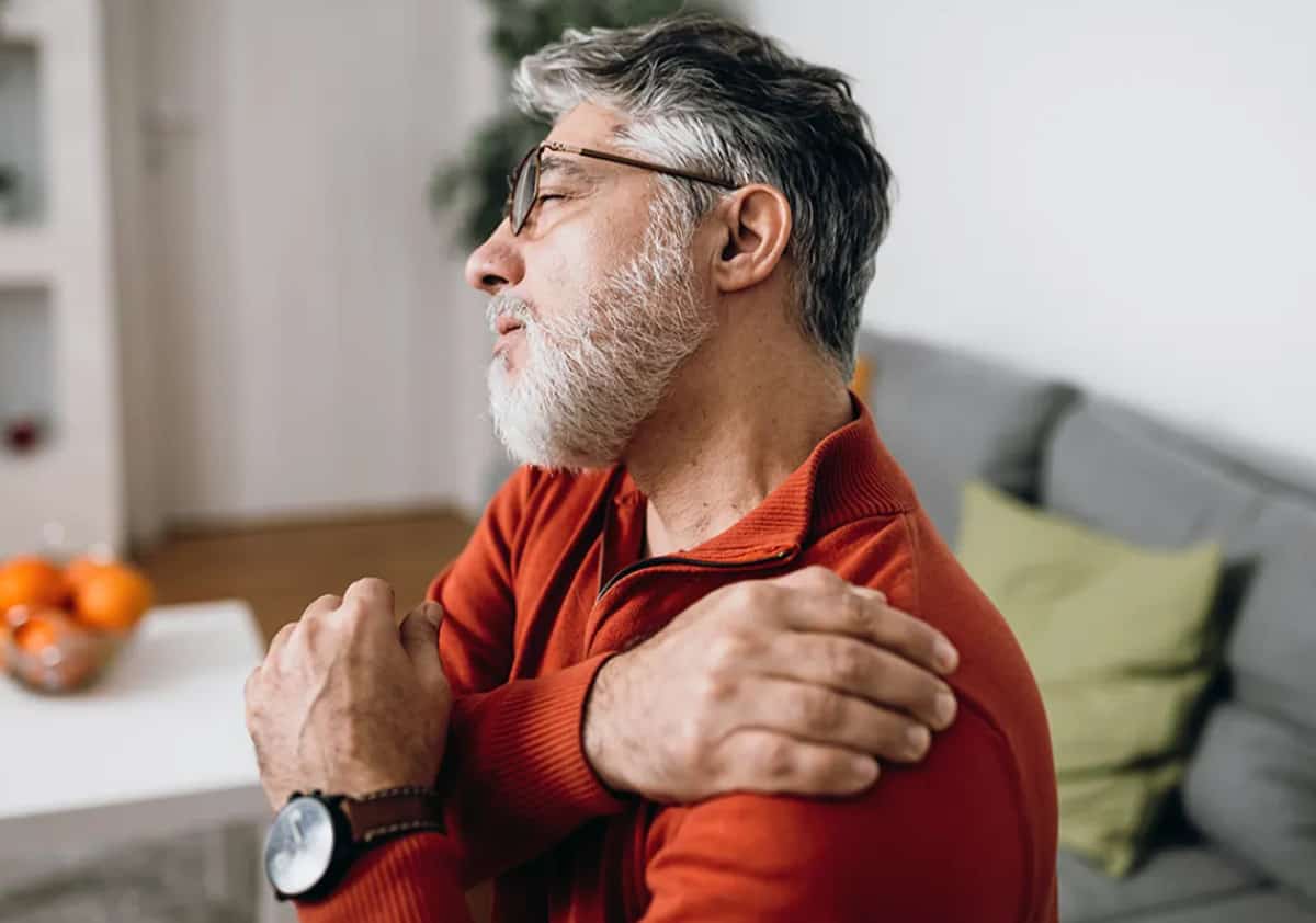 אפשר להקל על כאב גם בלי תרופות: הפסיכיאטר שמראה איך לעבוד עם המוח