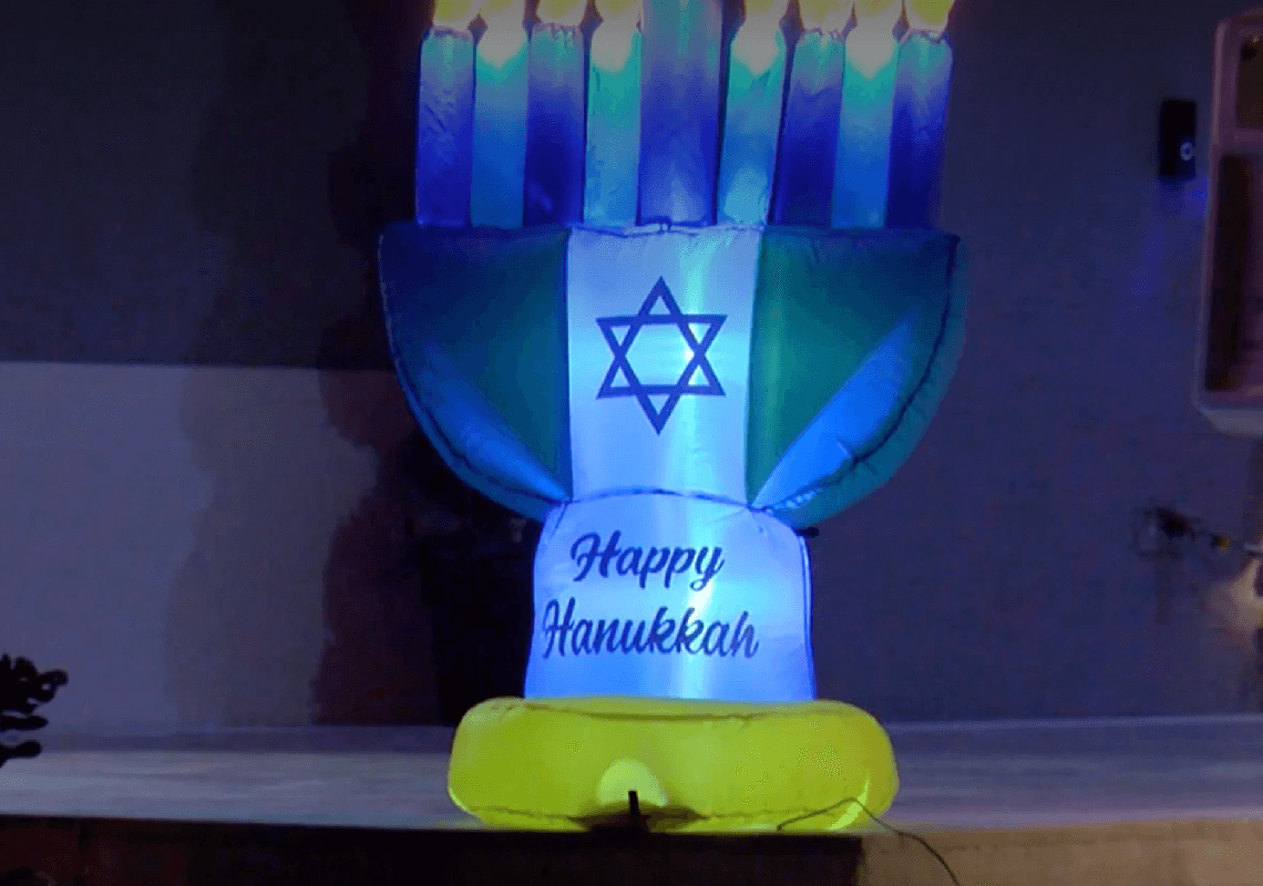 פלורידה: קישט את החצר לקראת החנוכה – וצפוי לקבל קנס של אלף דולר