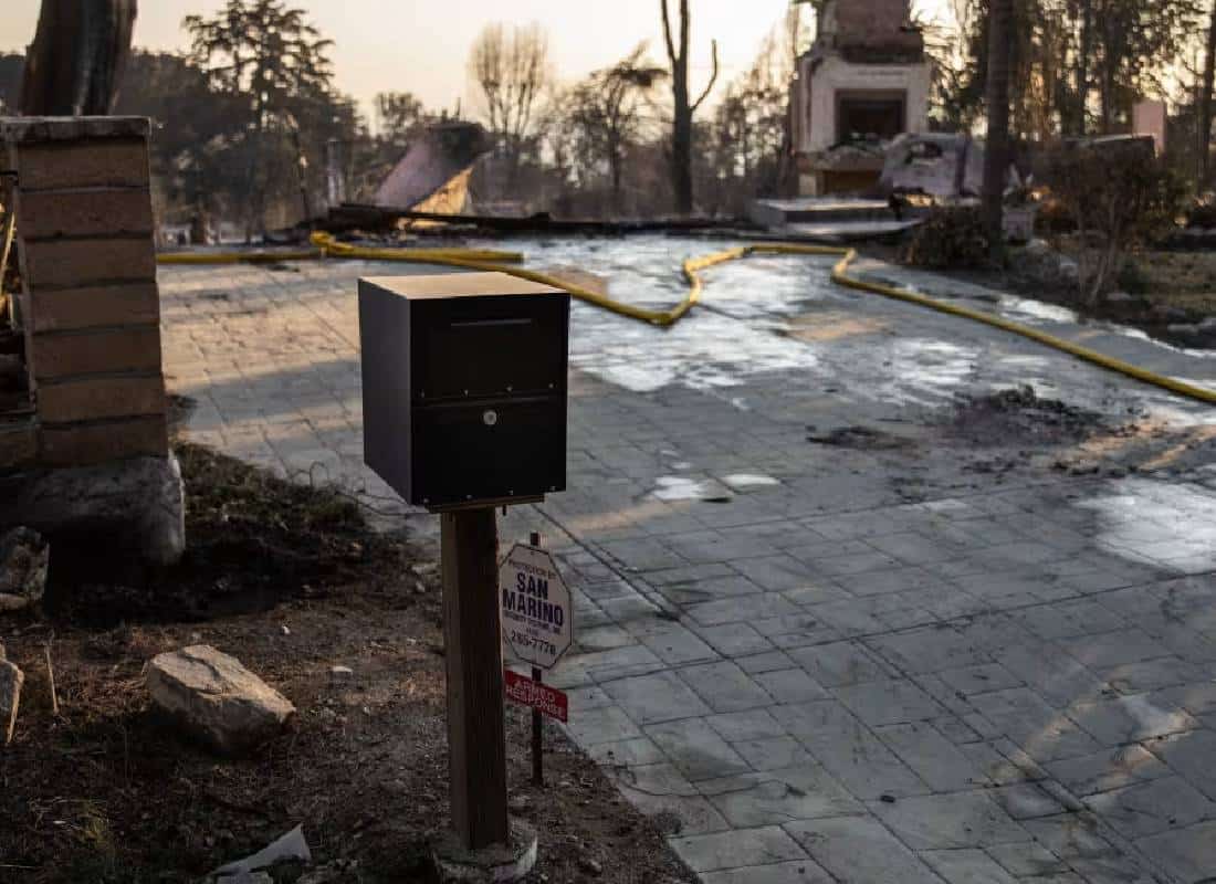 "הכל עלה באש": אלפי משפחות מהמעמד הבינוני בלוס אנג'לס איבדו את בית חייהן ועתידן הכלכלי
