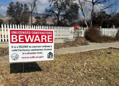 לוס אנג'לס: קבלנים בלי רישיון, קורבנות בלי הגנה - שיקום נזקי השריפות הפך לשדה ציד של נוכלים