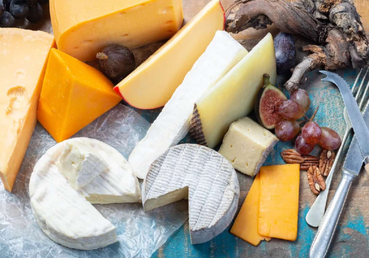 ממצאים חדשים ומדאיגים: שפעת העופות שורדת בגבינות 