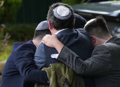 פיגוע טרור קטלני בבית כנסת במנצ'סטר: שניים נהרגו ביום כיפור