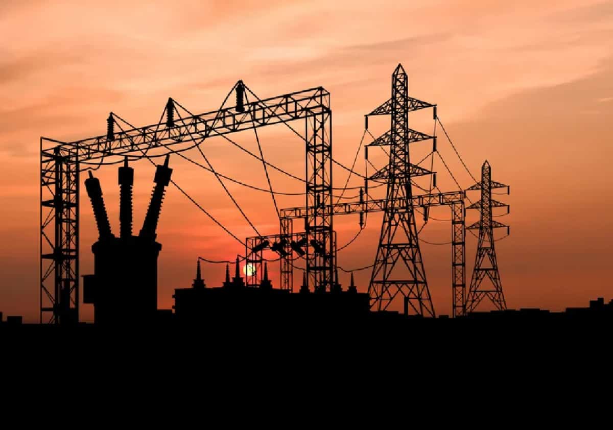 מכה לכיס: חשבון החשמל של עשרות מיליוני אמריקאים צפוי לזנק