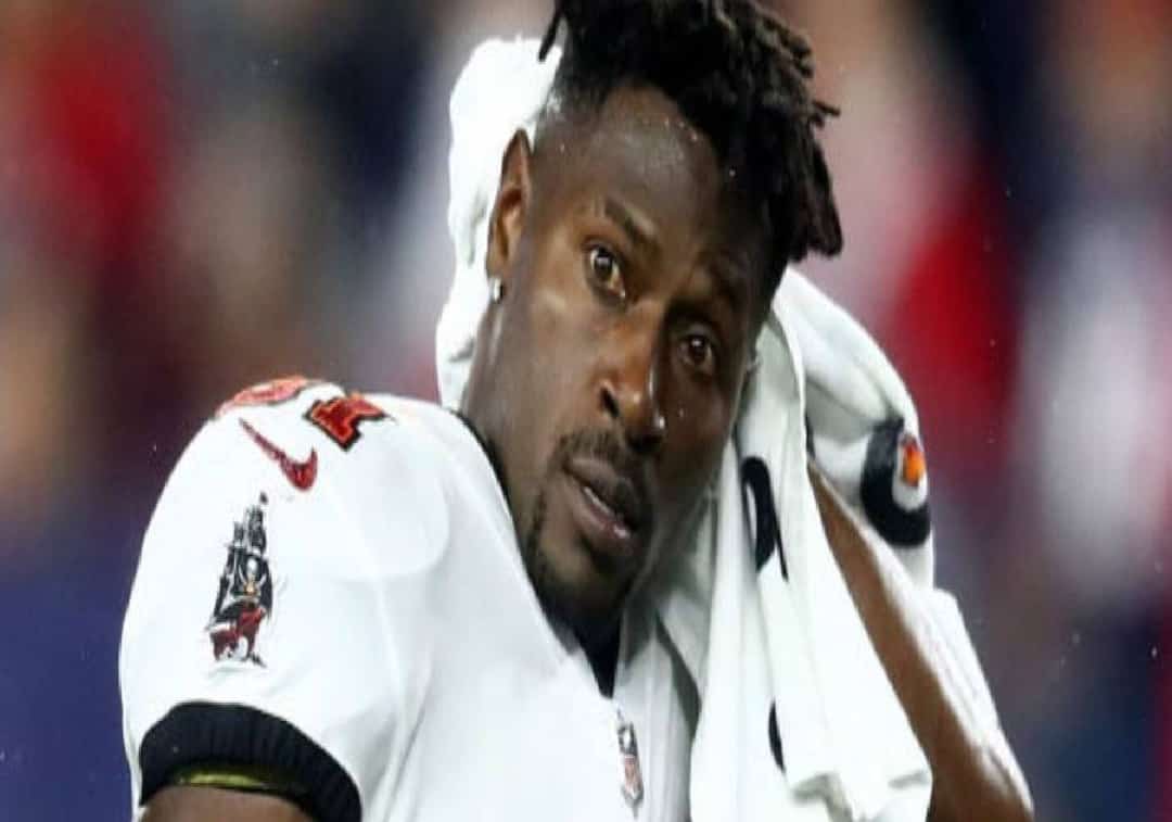 רעידת אדמה ב-NFL: "אנטוניו בראון השיג תעודת חיסון מזויפת"