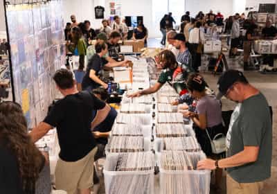 מסיבה לאספנים: יריד התקליטים הגדול חוזר הסופ"ש ללוס אנג'לס