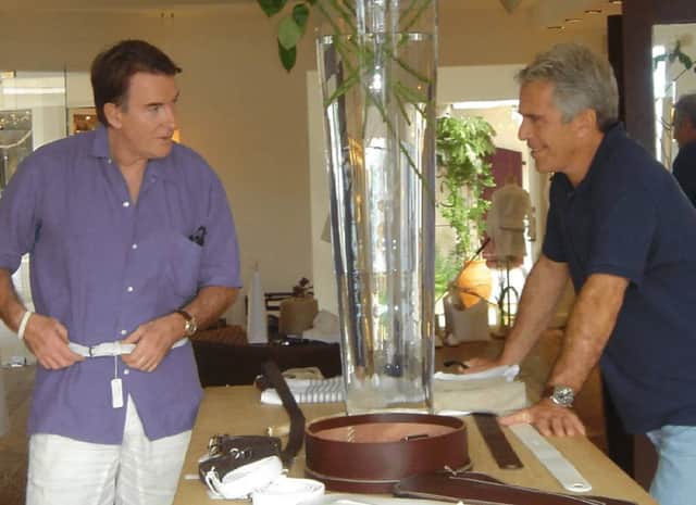 רשת הקשרים של אפשטיין בבריטניה נחשפת: אחרי הנסיך אנדרו, נעצר השגריר לשעבר בארה"ב