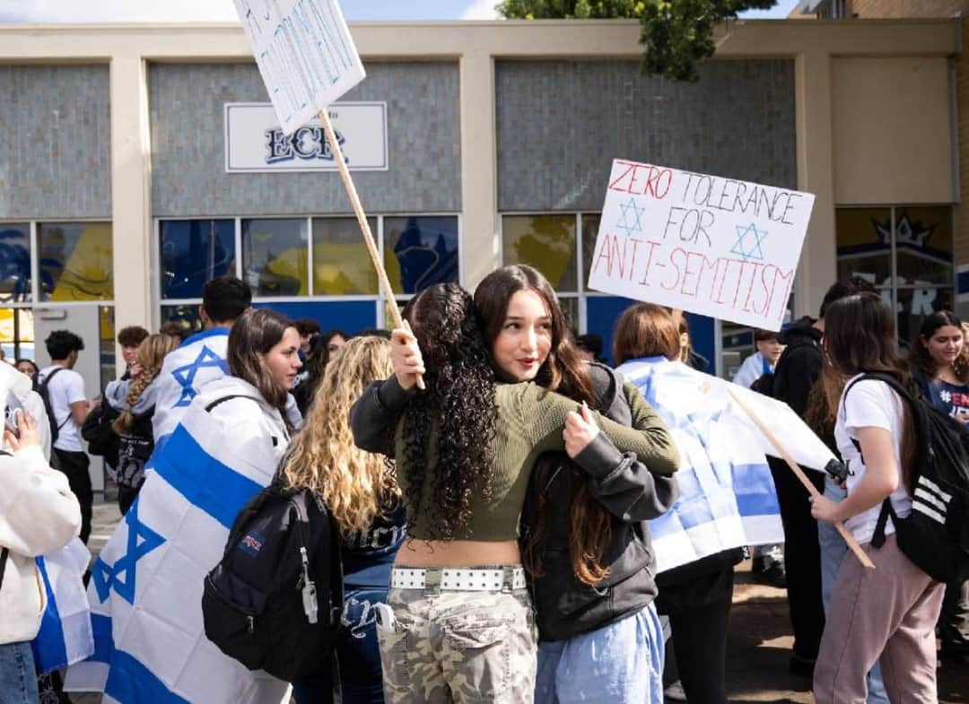 מירוץ נגד הזמן: קליפורניה בדרך להקים גוף ראשון מסוגו נגד אנטישמיות בבתי הספר