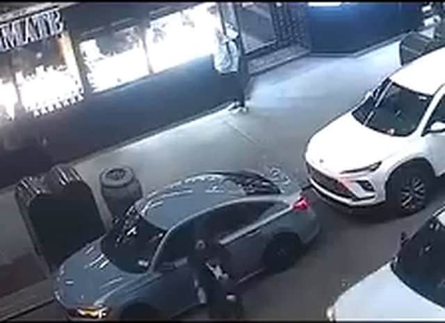 החסיד לא ראה אותה מגיעה: דקירה אנטישמית בלב מנהטן